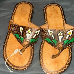 Leather Sandals hand painted in Mexico. Kid 4/ adult 6.   New